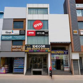 Super Collection O by OYO Patiala Road Crossway Zirakpur Formerly Lavish