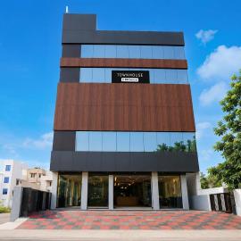 Super Collection O Vedayapalem Railway Station Formerly Grand Luxury Rooms, hotel in Nellore