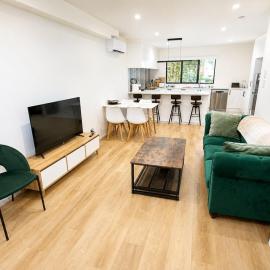 3 bedrooms home at Westgate, hotel in Auckland