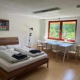 Ferienwohnung - Monteurwohnung in schönem Fachwerkhaus, hotel in Nörten-Hardenberg