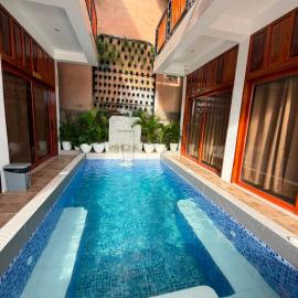 Aquaholik El Nido Hotel، فندق في إل نيدو