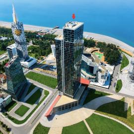 Three-room apartments by the seacoast, Porta Batumi Tower