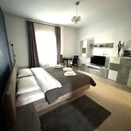 Vera Residence - Free Private Parking & Self Check-In
