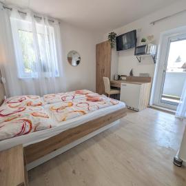 See 6 - Sonniges Studio mit großem Balkon, Parkplatz & Seezugang, hotel a Sielach
