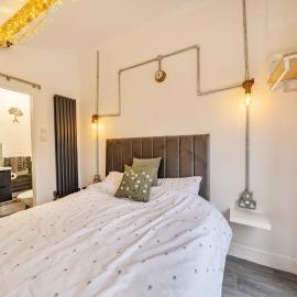 Grace Cottage Glamping , No3 Mitford St、ファイリーのホテル