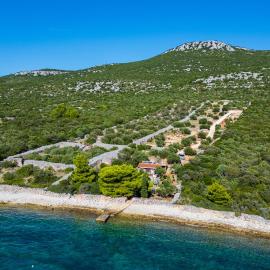 Orkula Hidden Paradise- Robinson Holiday House, hotel a Banj