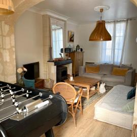 Maison pierre babyfoot jardin parking tramway