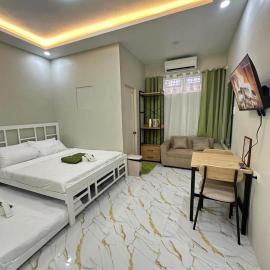 Green Meadows Residence Naga, hotel in Milaor