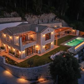 Villa Acrolithos