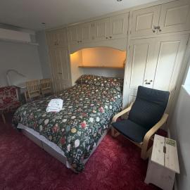 Peaceful stay in a self-contained space