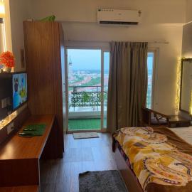BYOB Suites, Hotel in Greater Noida