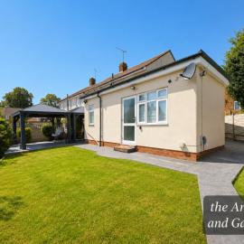 Private and modern garden Annexe in Kent, hotell i Gillingham