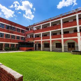 Hotel Goverdhan - Walking to Raja Ki Mandi Railway and 3km from ISBT