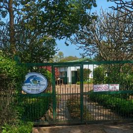 Elwandle Guest House، فندق في منزيني
