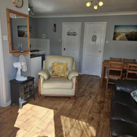 Charming chalet in Norfolk nearby Hemsby beach ref 00064BA