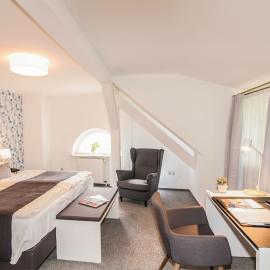 Hofgut Dippelshof Hotel- und Restaurant KG, hôtel à Darmstadt