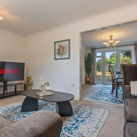 Maidenhead - Spacious 5 Bed - 7 beds, Free parking, Sleeps 9