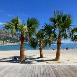 CHAMBRE dans appartement moderne guest house, hotel in Menton