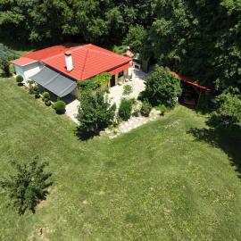 River side house, hotel in Kastoria