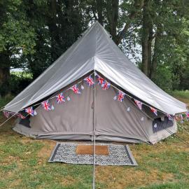 The Old Waterworks Mercury 5M Bell Tent, hotel i Clare