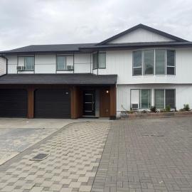 J & J Dream Villa Ltd, hotel em Abbotsford