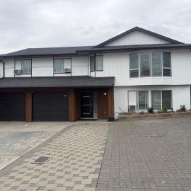 J & J Dream Villa Ltd, hotell i Abbotsford