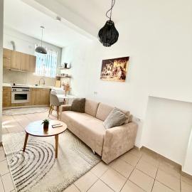 Private apartment with parking space