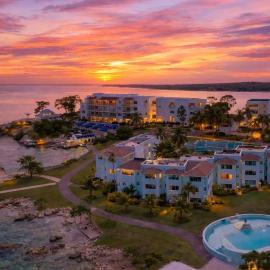 Negril Beach Condo - Beach-Pool-TennisCourt-Parking on site