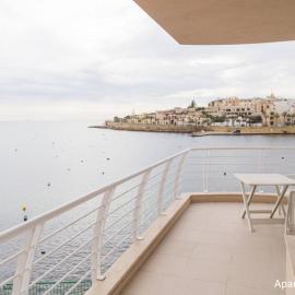 Riviera Holiday Apartments - Seafront - Wifi