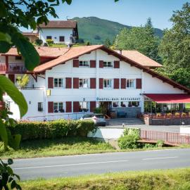 Logis Hotel Ur-Hegian, hotelli kohteessa Aïnhoa