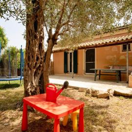 Nona's House, hotel a Argyrádes