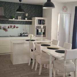 LaLuna House