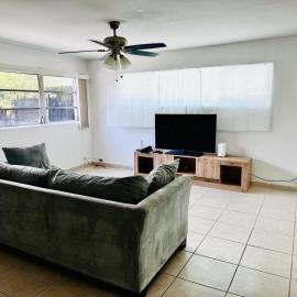 Miami Home with Pool, Patio & 4 Bedrooms, hotel in North Miami