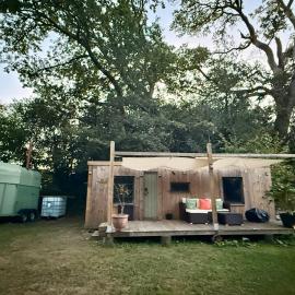 Nesta's Nook, хотел в Ландоувъри