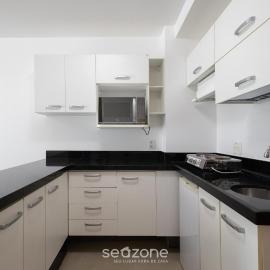 Apto em cond. c/ piscina na Asa Norte BHY1704