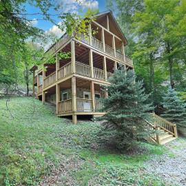 Cozy Stone Cabin Retreat Near Beech Ski Slopes, hotel en Beech Mountain