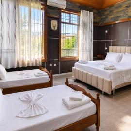 Viesnīca Guest House Univers pilsētā Berati