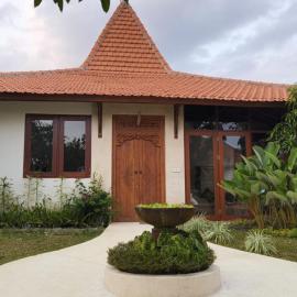 Serene Balinese Villa in the Hills near Lovina