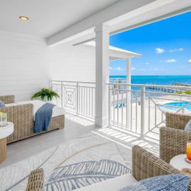 The Lighthouse- Ocean Views, Game Room, Pool ,Dock Access, hotel u gradu Islamorada