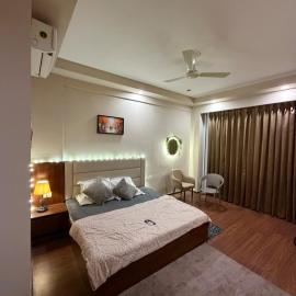 Golden Bliss studio near Expro mart, omaxe ITC building, hotel in Greater Noida