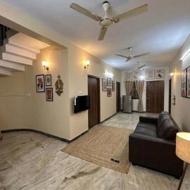 Cozy 3 bedroom Individual Home Away from Home