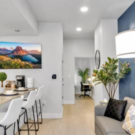 Modish 1BR - BOK, Near Blue Dome, Pets Allowed