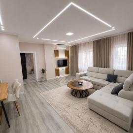 LakeView Luxury Apartment Tirana2, hotel in Sauk