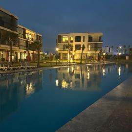 Appartement privée dans un domaine résidentiel sécurisé avec Piscine, Sports & Plage, hotel in Sidi Rahal