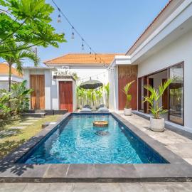 Sona Villa - Secluded Stay with Private Pool close to Beach