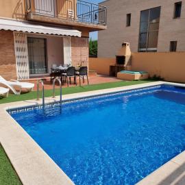 Casa en el corazón de L'Escala con terraza - HISP-236-11