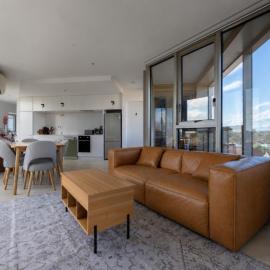 Skyline-View 2-Bed Apartment Near Flemington