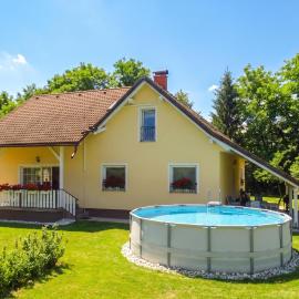 Villa Cujez with Pool & Sauna - Happy Rentals