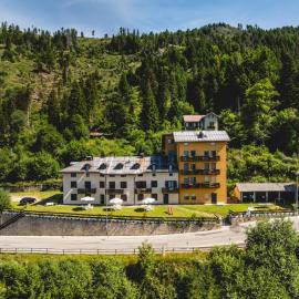 Residenza Panarotta - Vetriolo(1500m), hotel u gradu 'Levico Terme'