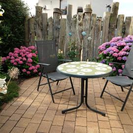 Wohlfühloase mit Terrasse im Garten & Privatparkplatz